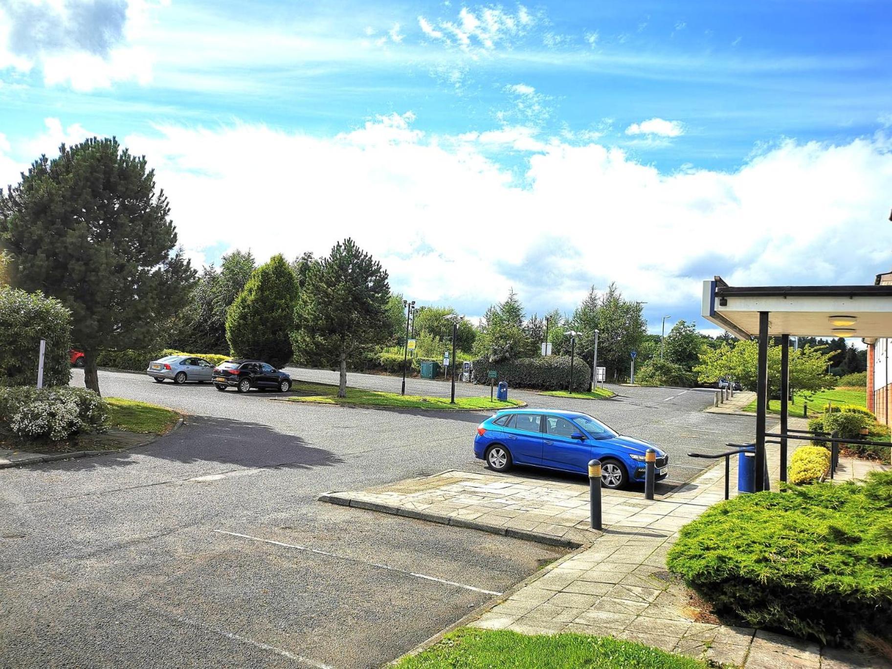 Go2 Glasgow Cumbernauld Hotel Exterior foto