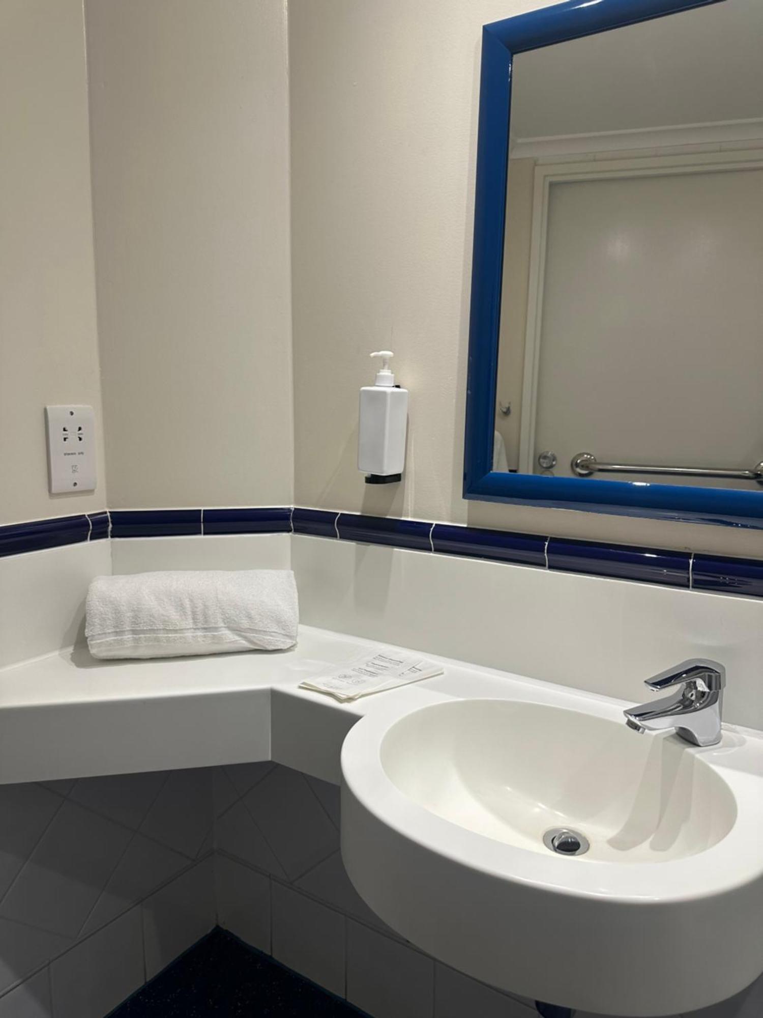 Go2 Glasgow Cumbernauld Hotel - Free Parking And Pet Friendly Exterior foto